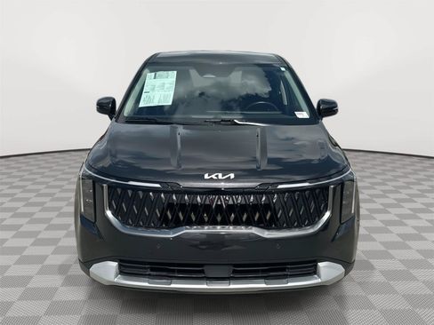 Used 2026 Kia Carnival FWD image 2