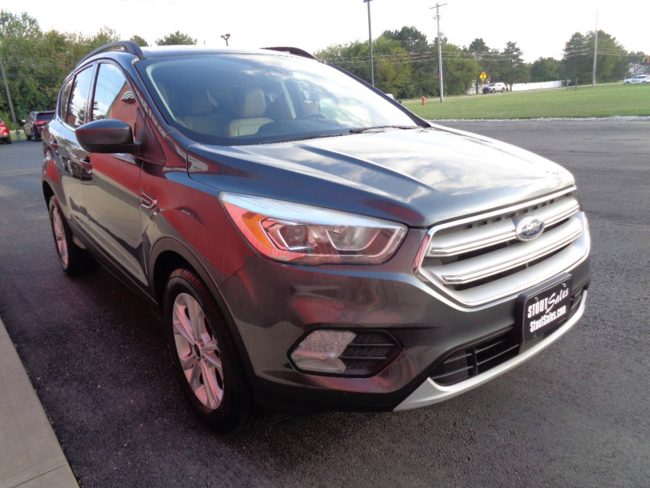 Used 2018 Ford Escape SEL w/ Ford Safe & Smart Package FWD image 4