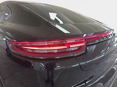Used 2020 Porsche Panamera GTS image 33