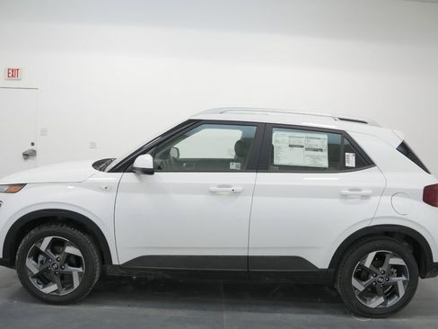New 2025 Hyundai Venue SEL image 6