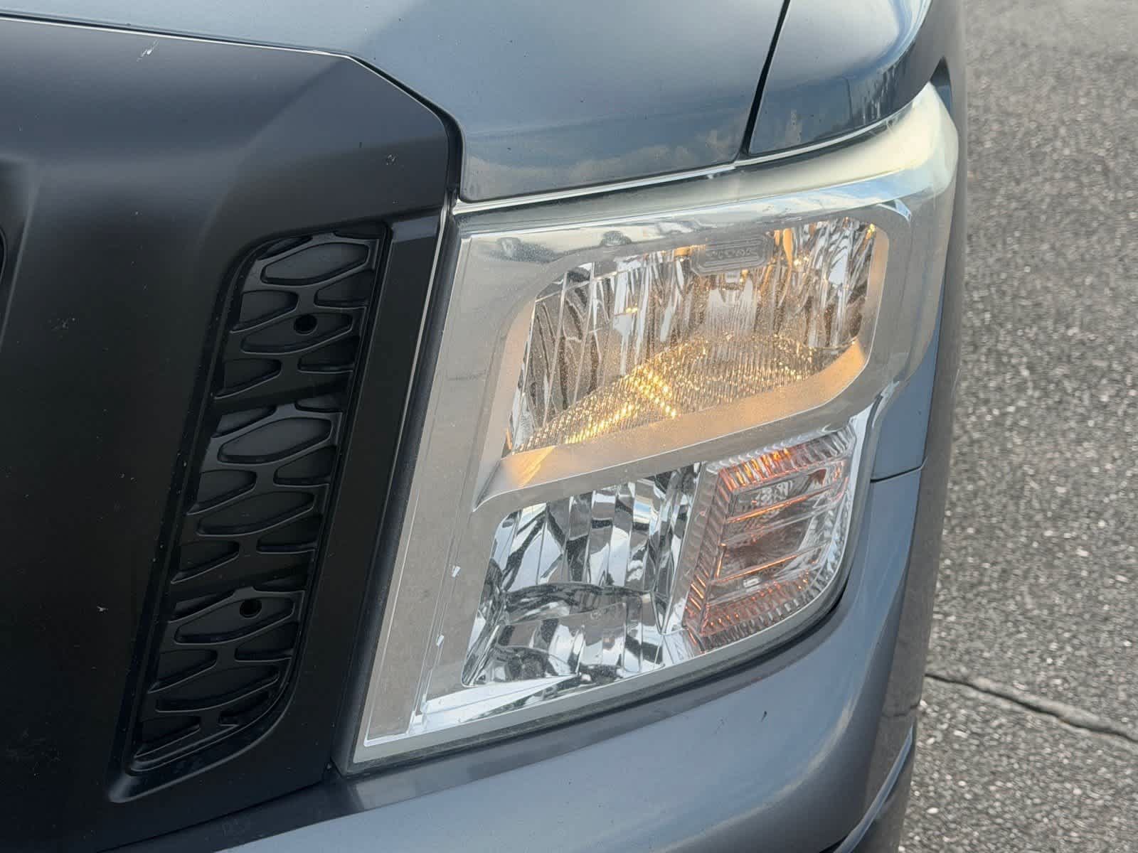 Used 2017 Nissan Titan S RWD image 10