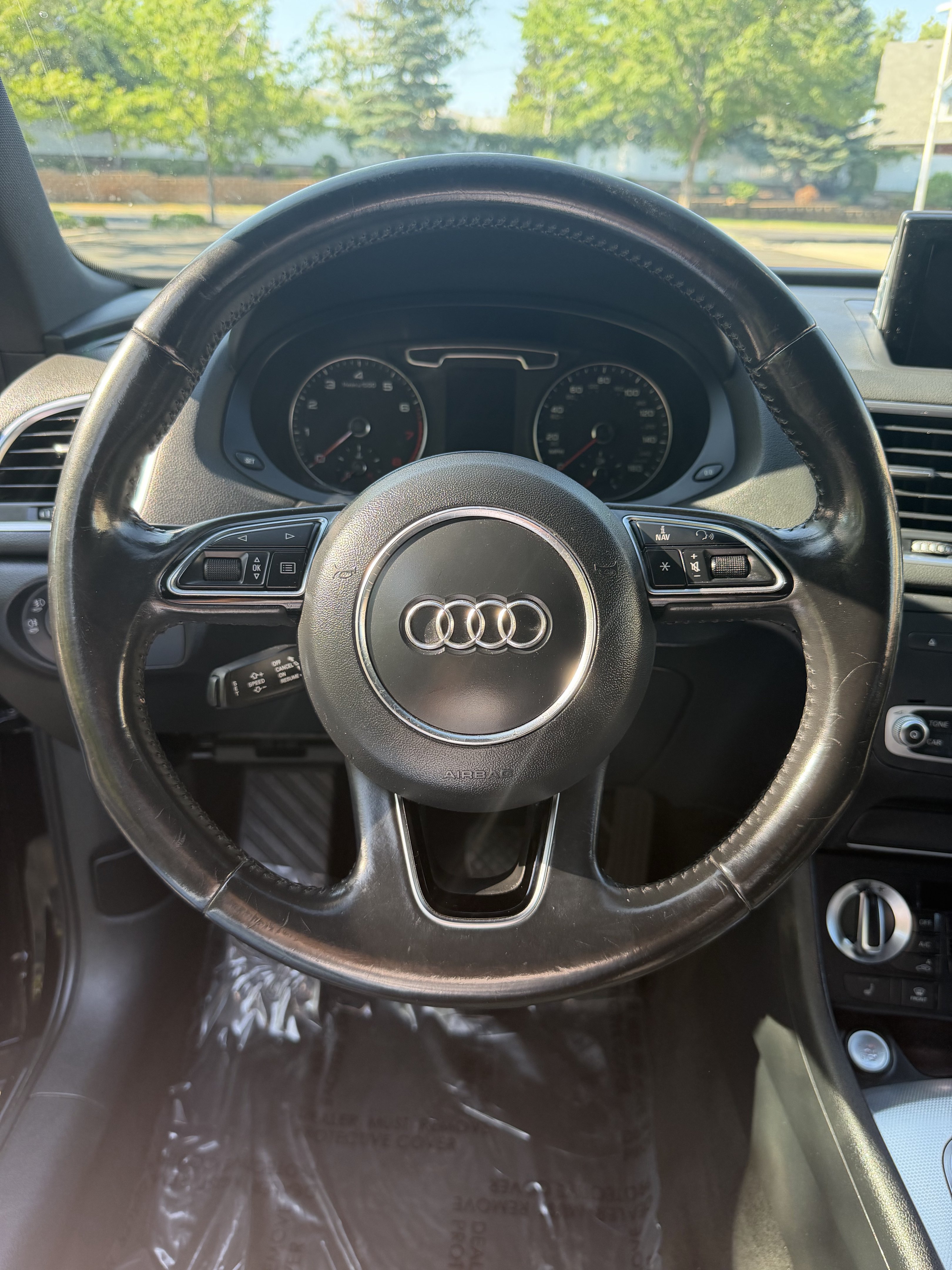 Used 2015 Audi Q3 2.0T Prestige w/ Prestige Package AWD/4WD image 18