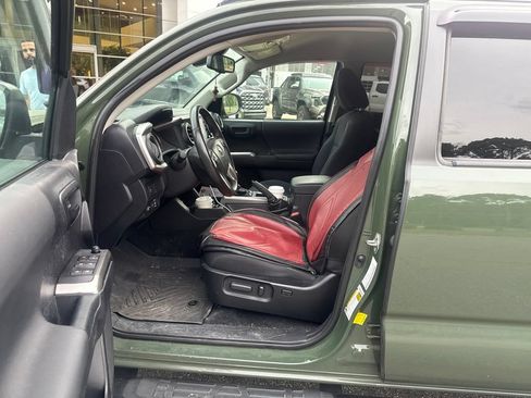Used 2021 Toyota Tacoma SR5 w/ Trail Edition AWD/4WD image 10
