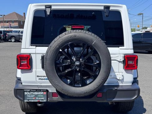 Used 2025 Jeep Wrangler Unlimited Sahara AWD/4WD image 6