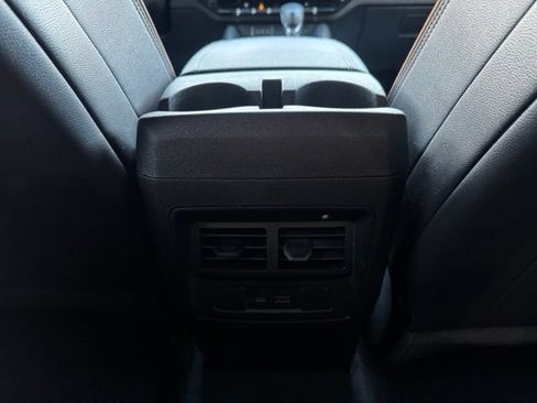 Certified 2024 GMC Canyon AT4 AWD/4WD image 9
