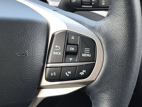 Used 2023 Ford Explorer XLT AWD/4WD image 24