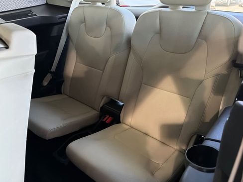 Used 2019 Volvo XC90 T6 Momentum w/ Advanced Package AWD/4WD image 17
