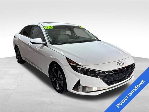 Used 2021 Hyundai Elantra Limited FWD image 3