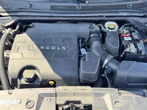 Used 2015 Lincoln MKS FWD image 18