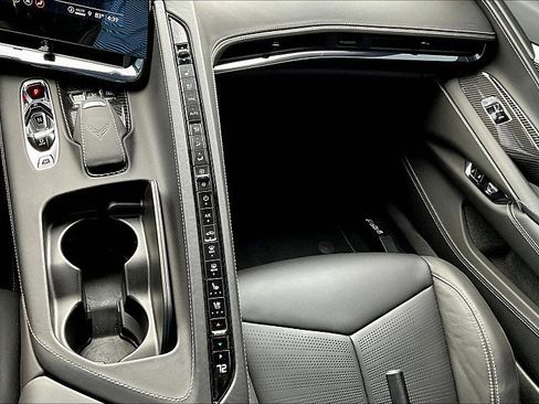 Used 2023 Chevrolet Corvette Stingray Premium Conv w/ Z51 Performance Package image 26