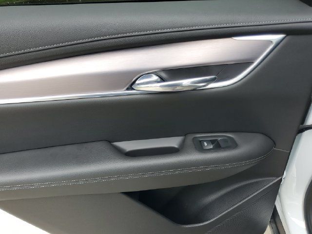 Certified 2024 Cadillac XT6 Luxury FWD image 15