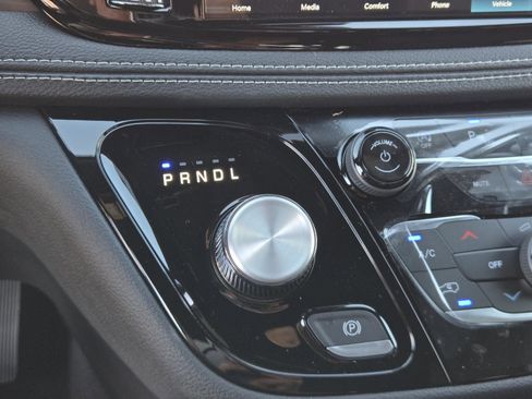 New 2026 Chrysler Pacifica Select image 14