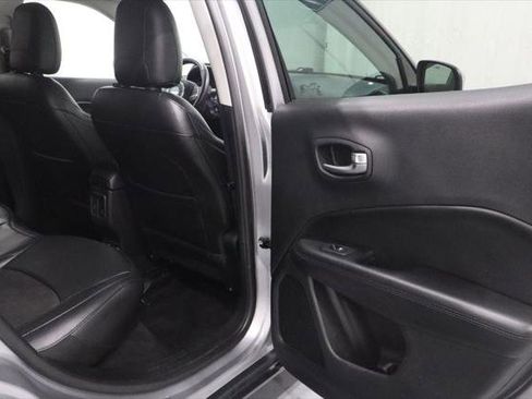 Certified 2019 Jeep Compass Latitude AWD/4WD image 18