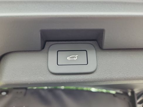 New 2026 Land Rover Discovery S AWD/4WD image 14