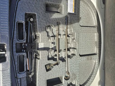 Used 2023 Toyota Camry SE image 28