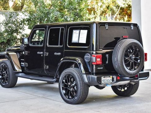 Used 2022 Jeep Wrangler Unlimited Sahara image 4