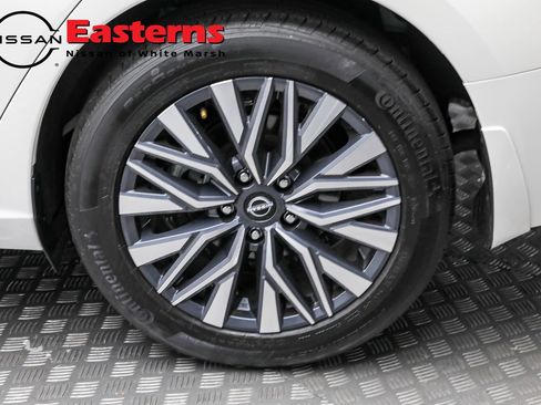 Used 2024 Nissan Altima 2.5 SV w/ SV Premium Package AWD/4WD image 8