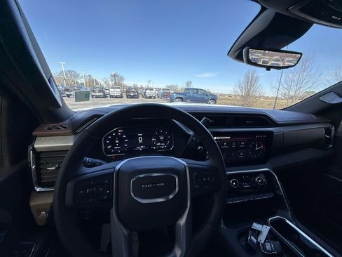 Certified 2025 GMC Sierra 2500 Denali w/ Max Trailering Package image 16