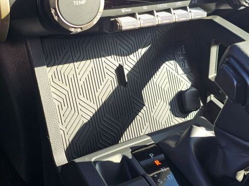 Used 2024 Toyota Tacoma SR image 31