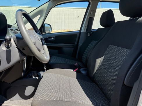 Used 2007 Suzuki SX4 AWD Hatchback image 9
