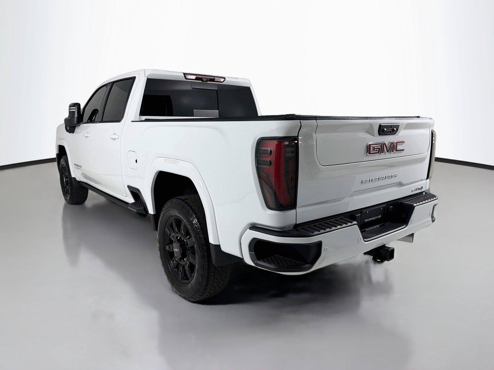 Used 2024 GMC Sierra 2500 AT4 w/ AT4 Premium Plus Package AWD/4WD image 3