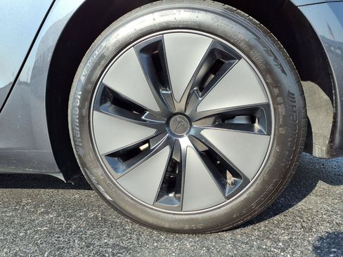 Used 2025 Tesla Model 3 Long Range RWD image 32