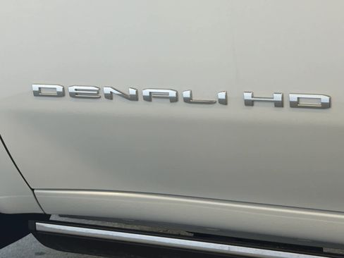 New 2026 GMC Sierra 2500 Denali Ultimate AWD/4WD image 14