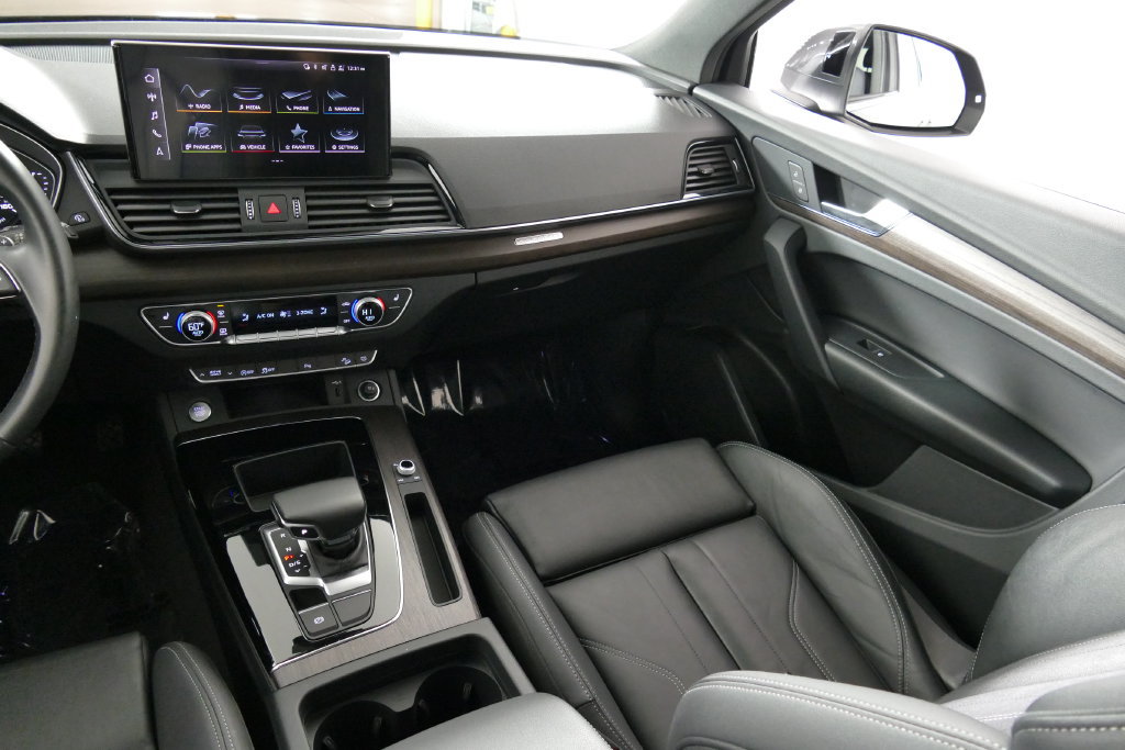 Used 2023 Audi Q5 2.0T Premium w/ Convenience Package AWD/4WD image 15
