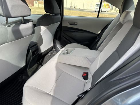 Used 2022 Toyota Corolla LE image 18