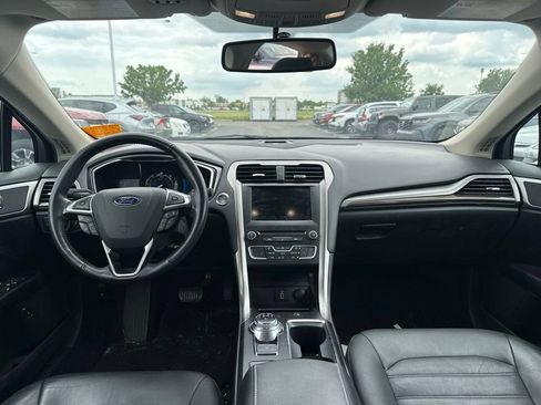 Used 2018 Ford Fusion SE w/ Equipment Group 602A FWD image 19