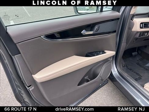 Used 2023 Lincoln Nautilus AWD w/ Premium Package image 11