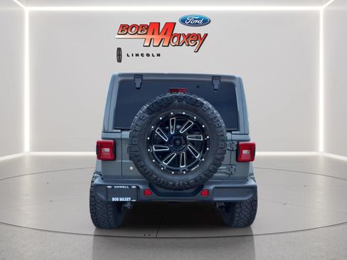 Used 2020 Jeep Wrangler Unlimited Sahara AWD/4WD image 10