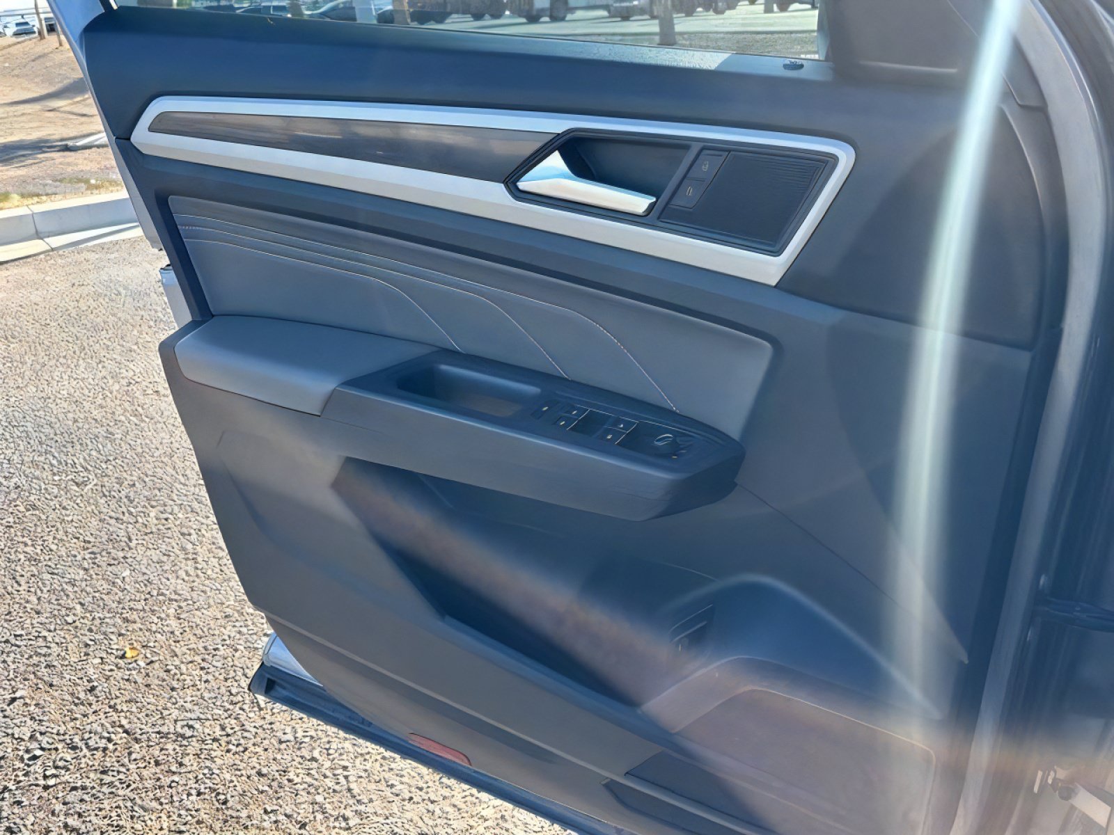 Used 2021 Volkswagen Atlas Cross Sport SE w/ Panoramic Sunroof Package AWD/4WD image 11