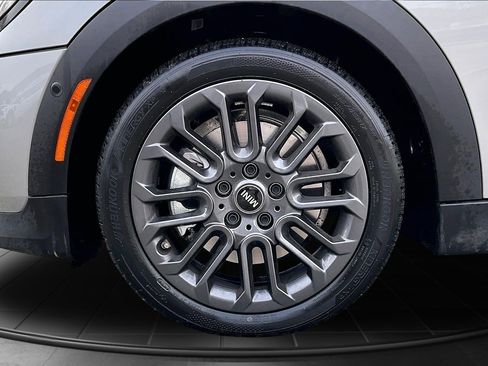 Certified 2025 MINI Cooper 2-Door Hardtop image 9