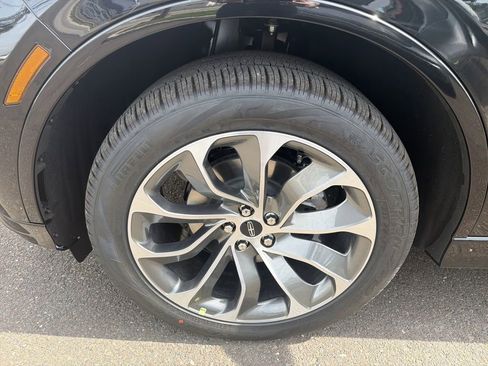 New 2026 Lincoln Aviator AWD image 13