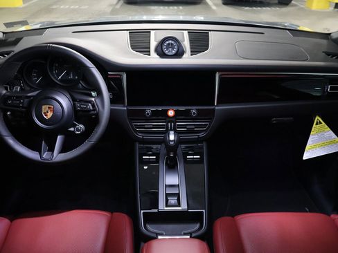 New 2026 Porsche Macan image 21