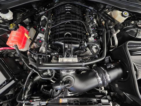 Used 2018 Chevrolet Camaro SS RWD image 3