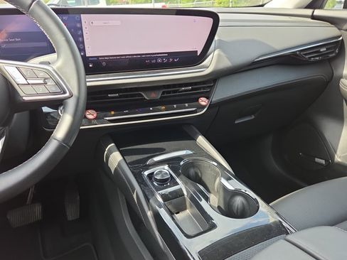 Used 2024 Buick Envision Preferred AWD/4WD image 24