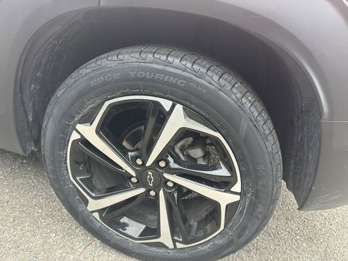 Used 2023 Chevrolet TrailBlazer RS w/ Sun and Liftgate Package FWD image 5