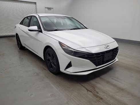 Used 2021 Hyundai Elantra SEL FWD image 13