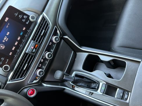 Used 2018 Honda Accord LX image 21