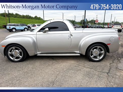 Used 2005 Chevrolet SSR w/ Preferred Equipment Group RWD image 3