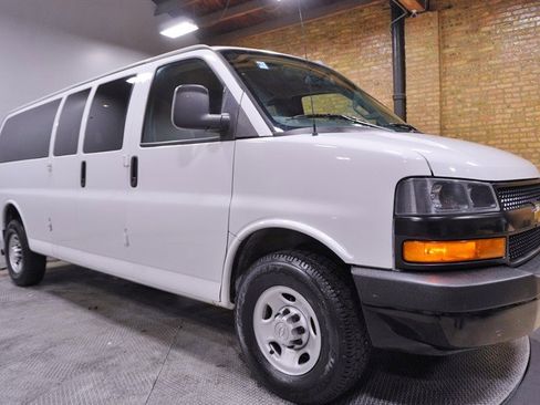 Used 2019 Chevrolet Express 3500 LS image 5