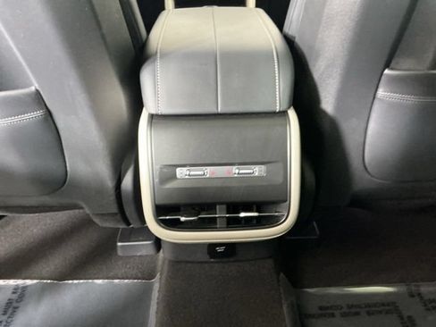 Used 2025 Lincoln Nautilus Reserve AWD/4WD image 29