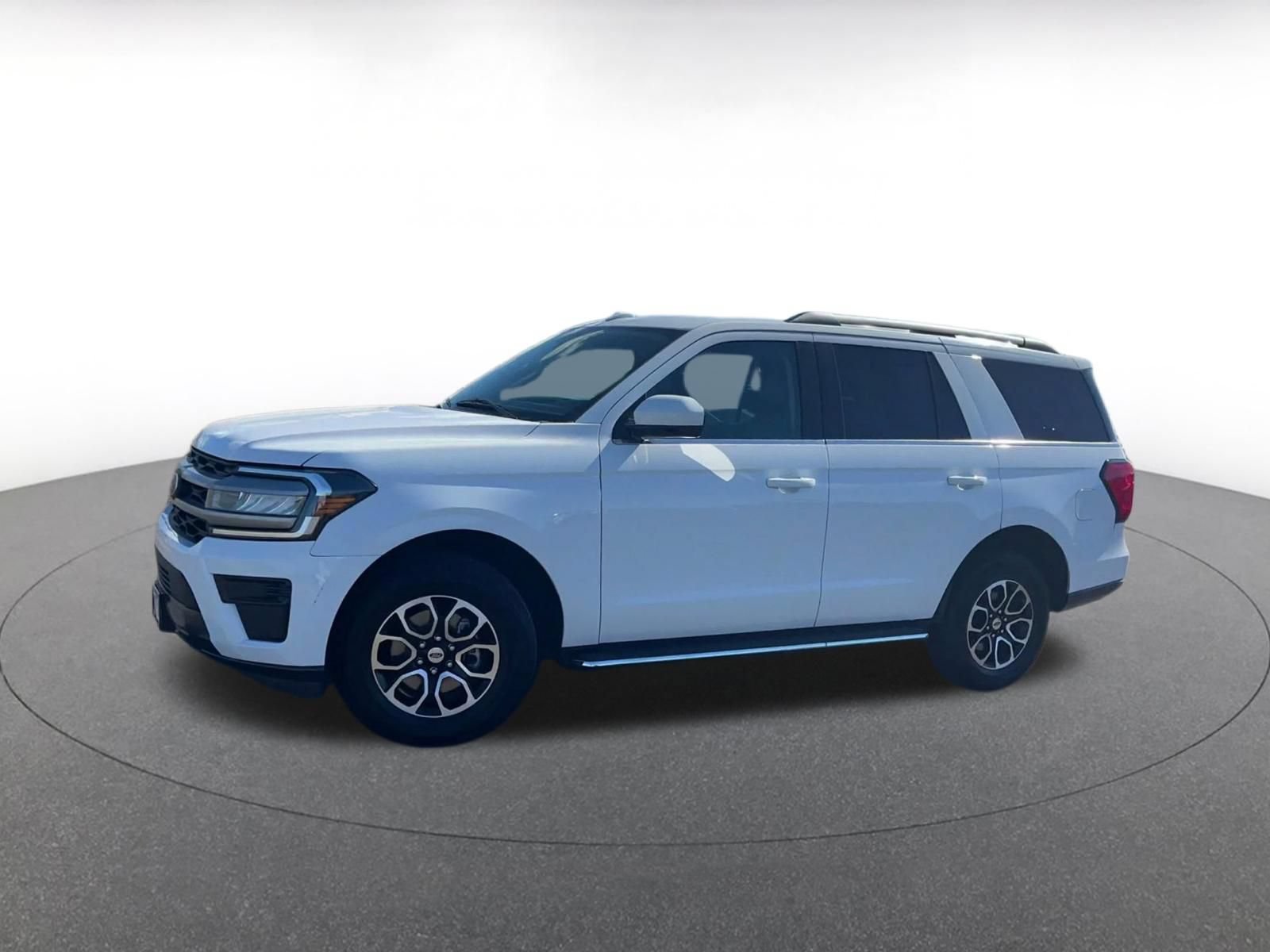Used 2023 Ford Expedition XLT RWD image 7