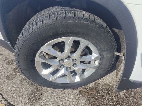 Used 2020 Chevrolet Traverse LT FWD image 4