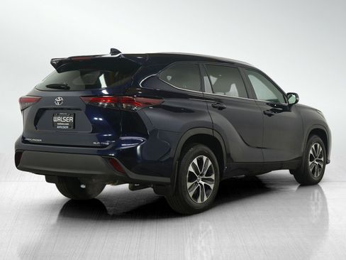 Used 2024 Toyota Highlander XLE image 5