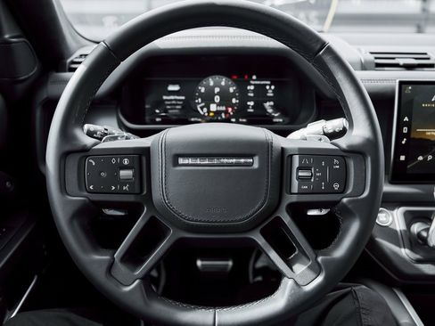 Used 2025 Land Rover Defender 110 V8 image 56