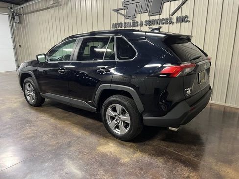 Used 2022 Toyota RAV4 XLE image 5