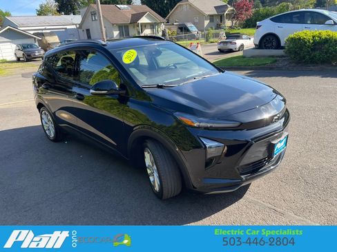 Used 2023 Chevrolet Bolt EUV LT image 12